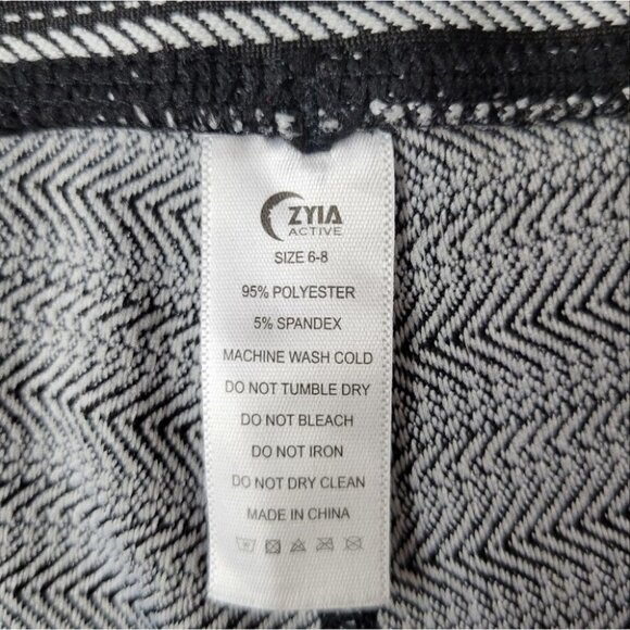 𝅺zyia Active Chevron Striped Crop Leggings High Rise Black White 6-8 - Picture 6 of 10